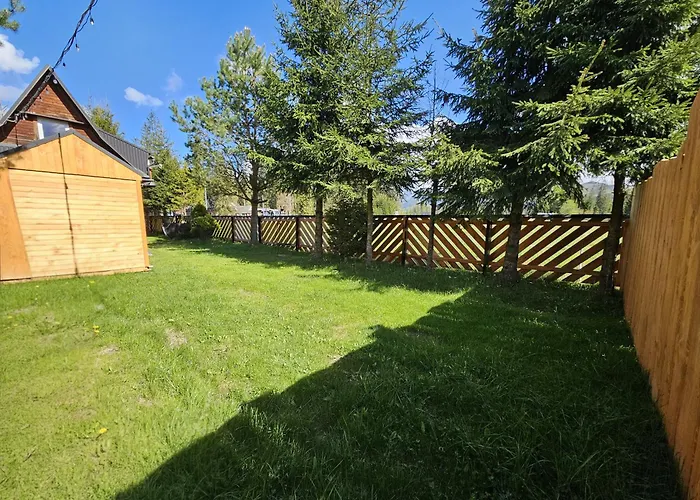 Drewniany Krokus Сasa de vacaciones Witów